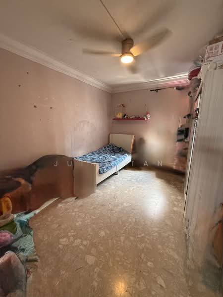 636 Hougang Avenue 8, 636 Hougang Avenue 8, 3 Bedrooms, 904 sqft, HDB Flat For Sale, by Juita Tan, 500127046 - Bedroom - PropertyGuru.com.sg
