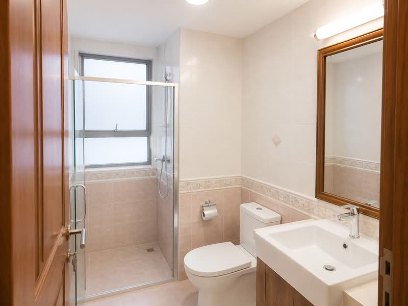 The Bayshore, 22 Bayshore Road, 2 Bedrooms, 926 sqft, Condominium For Sale, by John Lee, 500127058 - Bathroom - PropertyGuru.com.sg