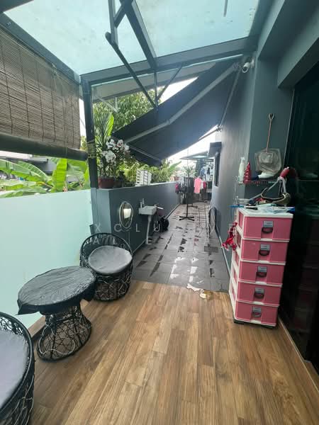 D13 Corner Terrace 2 Storey with Attic, Lift & Pool at Sky Terrace, , 10+ Bedrooms, 5,335 sqft, Corner Terrace For Sale, by EXCLUSIVE REAL ESTATE PTE. LTD. (RESIDENTIAL), 500127059 - Balcony - PropertyGuru.com.sg