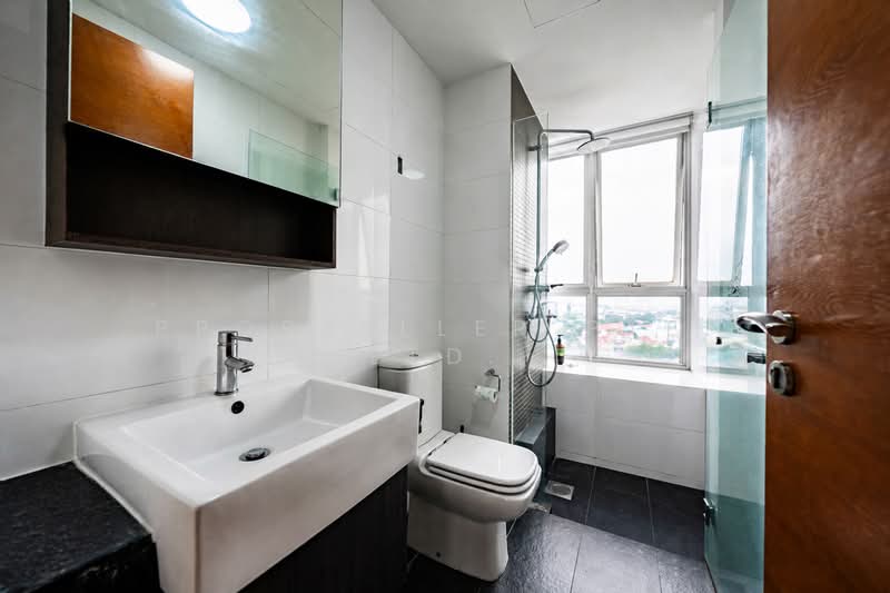 The Parc Condominium, 3 West Coast Walk, 3 Bedrooms, 1,302 sqft, Condominium For Sale, by Wes Teo, 500127075 - Bathroom - PropertyGuru.com.sg