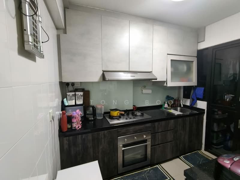 547D Segar Road, 547D Segar Road, 2 Bedrooms, 721 sqft, HDB Flat For Sale, by Yeo Tong Boon, 500127081 - Kitchen - PropertyGuru.com.sg