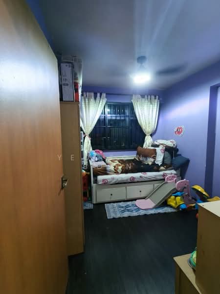 547D Segar Road, 547D Segar Road, 2 Bedrooms, 721 sqft, HDB Flat For Sale, by Yeo Tong Boon, 500127081 - Bedroom - PropertyGuru.com.sg