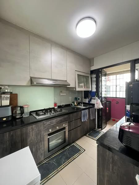547D Segar Road, 547D Segar Road, 2 Bedrooms, 721 sqft, HDB Flat For Sale, by Yeo Tong Boon, 500127081 - Kitchen - PropertyGuru.com.sg