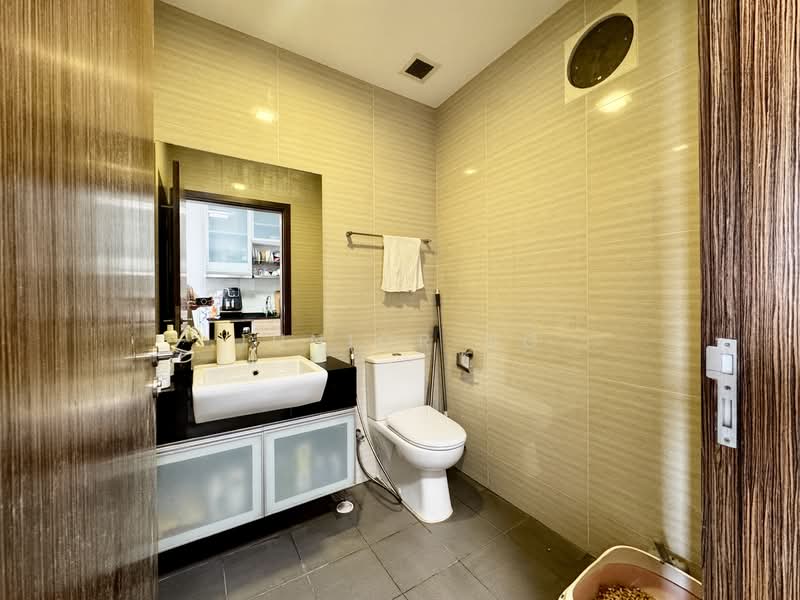 Suites at Bukit Timah, 68 Jalan Jurong Kechil, 2 Bedrooms, 861 sqft, Condominium For Sale, by Junior Ng, 500127082 - Bathroom - PropertyGuru.com.sg