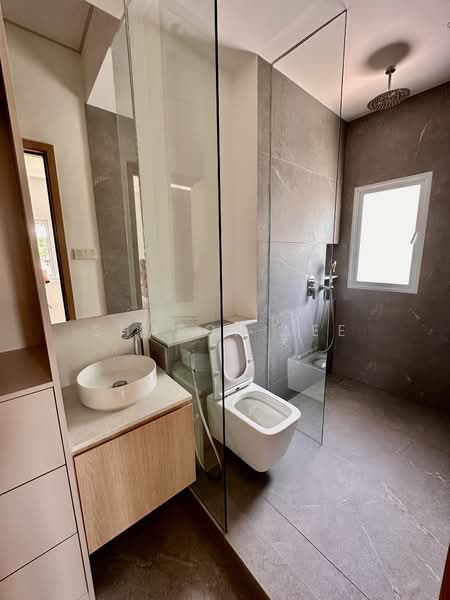 Thomson Garden Estate, Sin Ming Road, 5 Bedrooms, 3,000 sqft, Corner Terrace For Sale, by Sharon Lee, 500127101 - Bathroom - PropertyGuru.com.sg