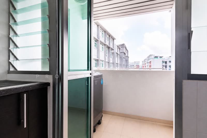 431B Yishun Avenue 1, 431B Yishun Avenue 1, 2 Bedrooms, 721 sqft, HDB Flat For Sale, by PROPSELLER PTE. LTD., 500127102 - Balcony - PropertyGuru.com.sg