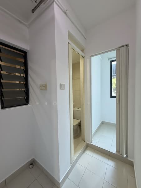 Dunman View, 102 Haig Road, 3 Bedrooms, 1,216 sqft, Condominium For Rent, by Jerome Foo, 500127111 - Bathroom - PropertyGuru.com.sg