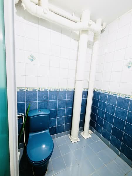 480 Segar Road, 480 Segar Road, 3 Bedrooms, 979 sqft, HDB Flat For Sale, by John Lee, 500127121 - Bathroom - PropertyGuru.com.sg
