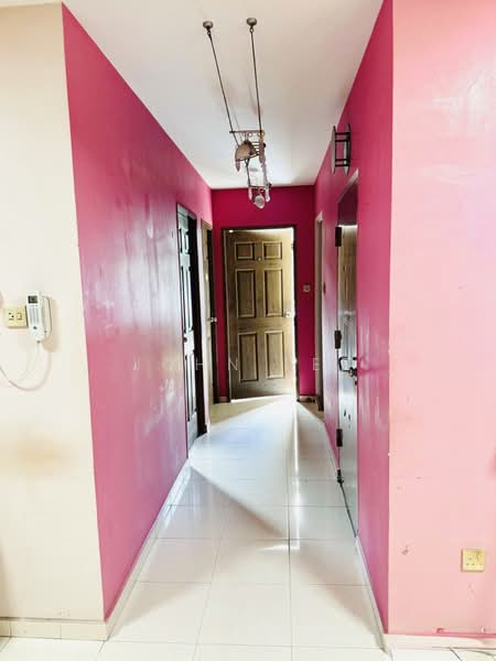 480 Segar Road, 480 Segar Road, 3 Bedrooms, 979 sqft, HDB Flat For Sale, by John Lee, 500127121 - Corridor - PropertyGuru.com.sg
