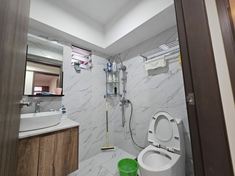 523C Tampines Central 7, 523C Tampines Central 7, 3 Bedrooms, 1,216 sqft, HDB Flat For Sale, by Anne Ng, 500127124 - Bathroom - PropertyGuru.com.sg