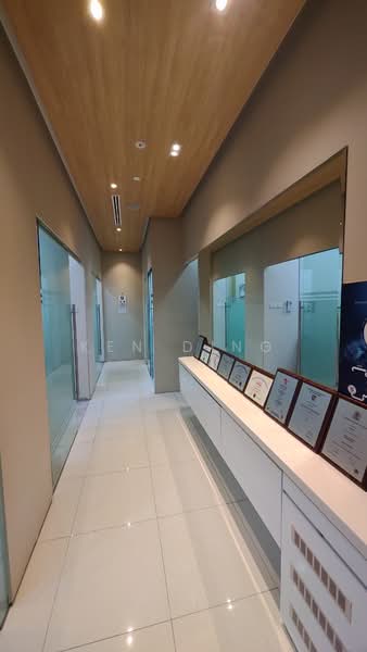 Novena Medical Center, 10 Sinaran Drive, 1,486 sqft, Medical For Rent, by Ken Ding, 500127143 - Corridor - CommercialGuru.com.sg