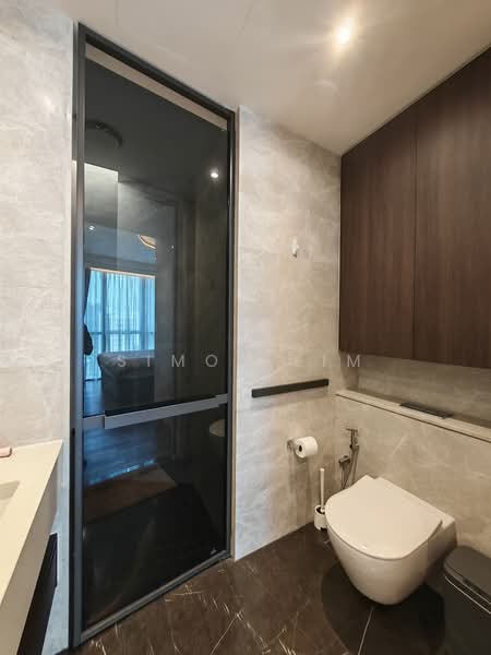 Amber Park, 18 Amber Gardens, 2 Bedrooms, 700 sqft, Condominium For Rent, by Simon Lim, 500127155 - Bathroom - PropertyGuru.com.sg