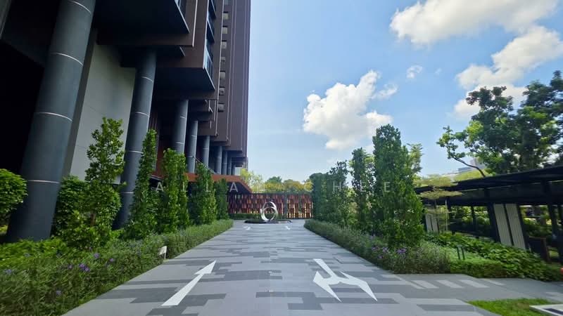 Pullman Residences, 18 Dunearn Road, 2 Bedrooms, 670 sqft, Condominium For Sale, by Allan Chee, 500127157 - Exterior - PropertyGuru.com.sg