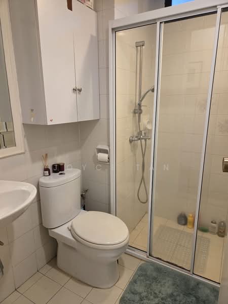 Trevose Park, 70 Trevose Crescent, 3 Bedrooms, 1,984 sqft, Condominium For Rent, by Joyce Tan, 500127165 - Common Bathroom - PropertyGuru.com.sg