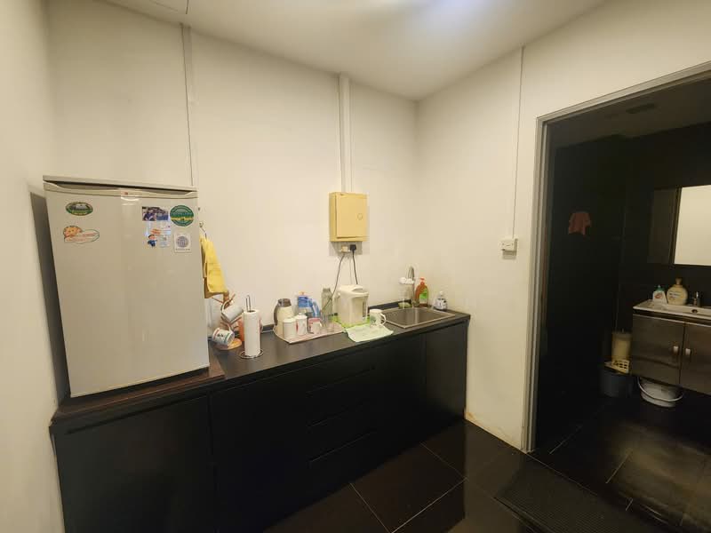 Vertex, 33 Ubi Avenue 3, 1,421 sqft, Light Industrial (B1) For Sale, by Lenny Tan, 500127166 - Kitchen - CommercialGuru.com.sg