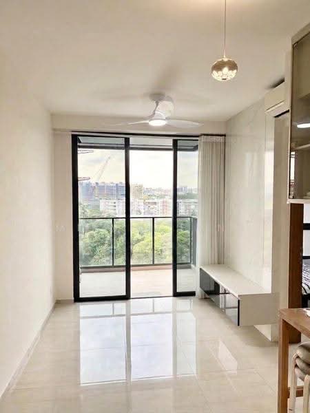Whistler Grand, 107 West Coast Vale, Buona Vista / West Coast / Clementi New Town, 2 Bedrooms, 614 sqft, Condominium For Sale, by Melvin Fang, 500127170 - Living Room - PropertyGuru.com.sg