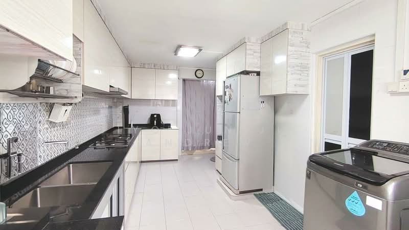 37 Bedok South Avenue 2, 37 Bedok South Avenue 2, 3 Bedrooms, 904 sqft, HDB Flat For Sale, by Siyo Jun Jie Andrew, 500127173 - Kitchen - PropertyGuru.com.sg