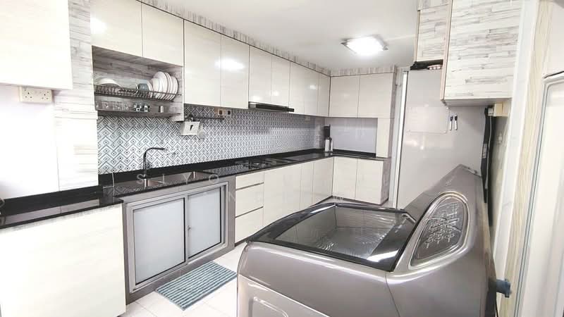 37 Bedok South Avenue 2, 37 Bedok South Avenue 2, 3 Bedrooms, 904 sqft, HDB Flat For Sale, by Siyo Jun Jie Andrew, 500127173 - Kitchen - PropertyGuru.com.sg