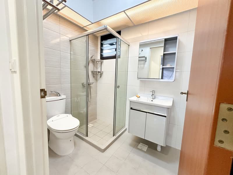 131A Canberra Crescent, 131A Canberra Crescent, 3 Bedrooms, 990 sqft, HDB Flat For Rent, by Mimi Tan, 500127184 - Bathroom - PropertyGuru.com.sg