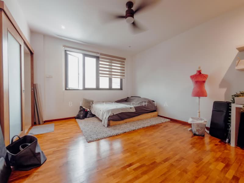 Beautifully Renovated Corner Terrace at Serangoon Gardens, , 7 Bedrooms, 5,500 sqft, Corner Terrace For Rent, by Benji Chia, 500127188 - Bedroom - PropertyGuru.com.sg