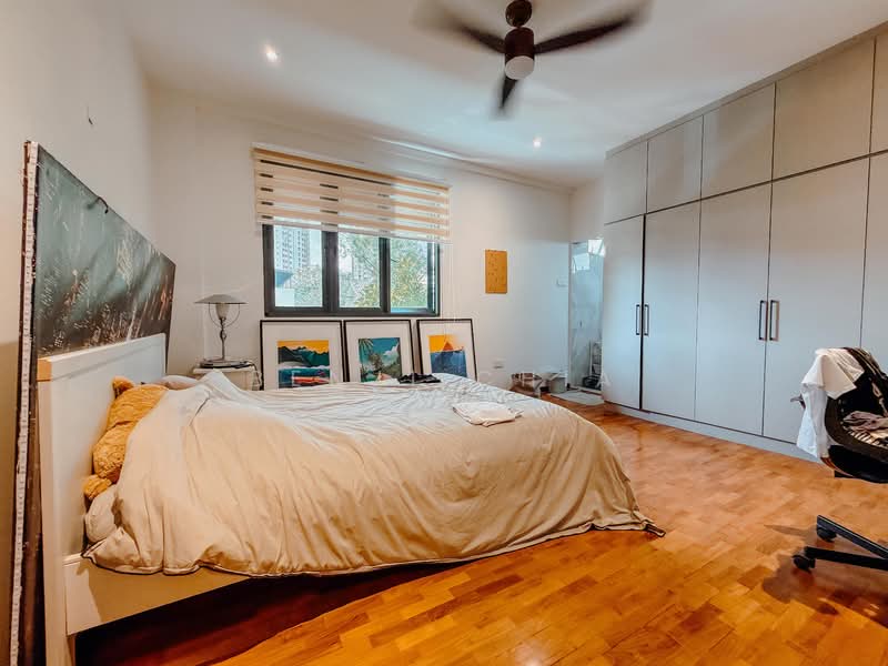 Beautifully Renovated Corner Terrace at Serangoon Gardens, , 7 Bedrooms, 5,500 sqft, Corner Terrace For Rent, by Benji Chia, 500127188 - Bedroom - PropertyGuru.com.sg