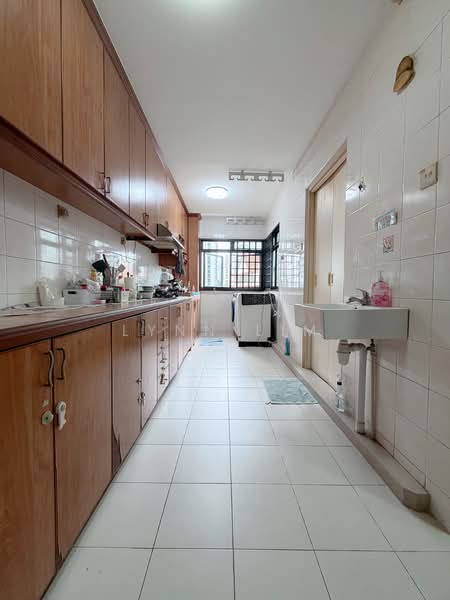 325B Sengkang East Way, 325B Sengkang East Way, 3 Bedrooms, 968 sqft, HDB Flat For Sale, by Lynn Lim, 500127190 - Kitchen - PropertyGuru.com.sg