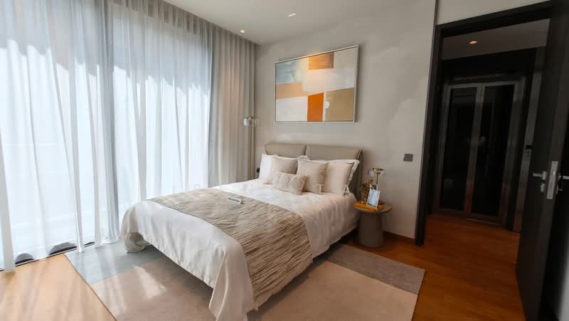 Villas @ Greenbank Park, 50 Greenbank Park, 5 Bedrooms, 3,132 sqft, Semi-Detached House For Sale, by Irene Tan, 500127194 - Bedroom - PropertyGuru.com.sg