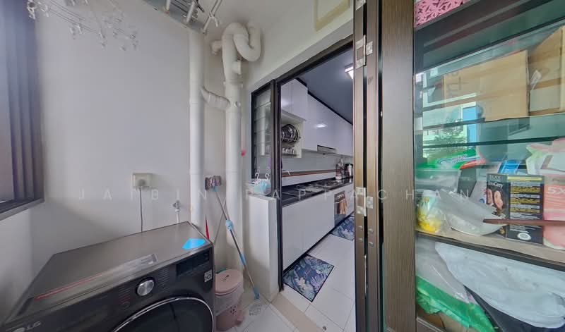 550B Segar Road, 550B Segar Road, 3 Bedrooms, 1,216 sqft, HDB Flat For Sale, by Jaibin Pappachan, 500127197 - Kitchen - PropertyGuru.com.sg