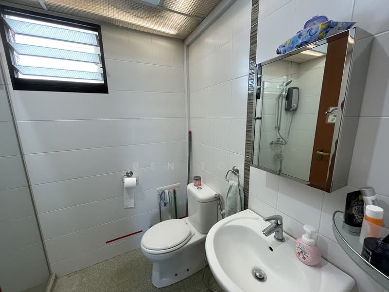 336A Yishun Street 31, 336A Yishun Street 31, 3 Bedrooms, 990 sqft, HDB Flat For Sale, by Ben Toh, 500127213 - Bathroom - PropertyGuru.com.sg