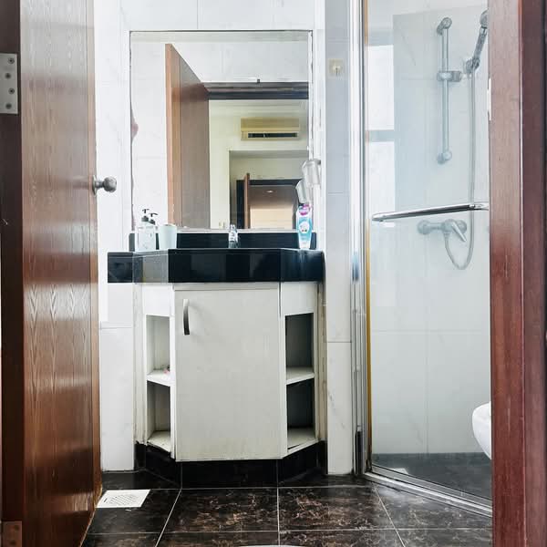Bishan Loft, 31 Bishan Street 11, 3 Bedrooms, 1,377 sqft, Condominium For Sale, by Alvin Tay, 500127216 - Bathroom - PropertyGuru.com.sg