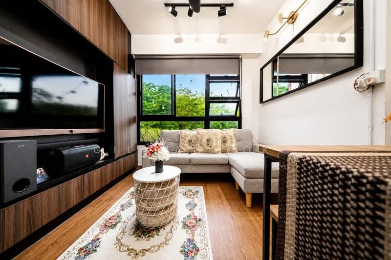 467C Bukit Batok West Avenue 9, 467C Bukit Batok West Avenue 9, 1 Bedroom, 409 sqft, HDB Flat For Sale, by Gillian Loke, 500127251 - Living Room - PropertyGuru.com.sg