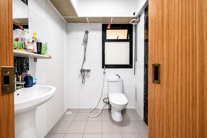 467C Bukit Batok West Avenue 9, 467C Bukit Batok West Avenue 9, 1 Bedroom, 409 sqft, HDB Flat For Sale, by Gillian Loke, 500127251 - Bathroom - PropertyGuru.com.sg