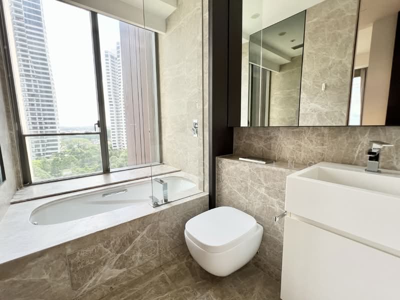 Leedon Residence, 24 Leedon Heights, 2 Bedrooms, 1,044 sqft, Condominium For Rent, by SEAH GEOK MING TOSHIE, 500127277 - Master Bathroom - PropertyGuru.com.sg