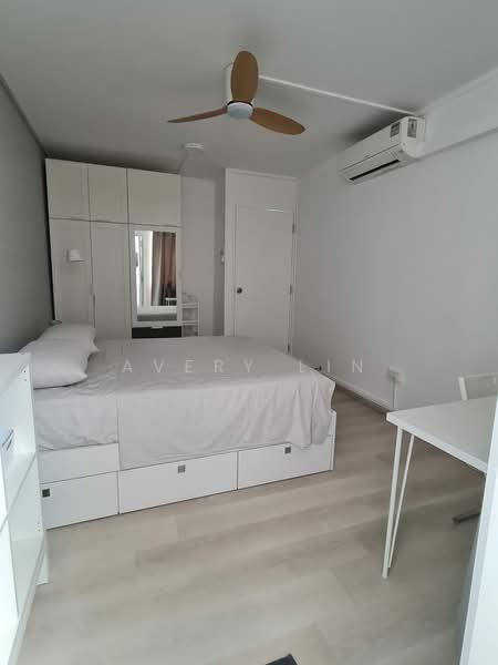 159 Bedok South Avenue 3, 159 Bedok South Avenue 3, 2 Bedrooms, 800 sqft, HDB Flat For Rent, by Avery Lin, 500127278 - Master Bedroom - PropertyGuru.com.sg