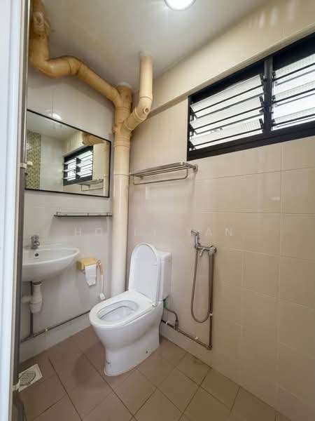 170 Bishan Street 13, 170 Bishan Street 13, 3 Bedrooms, 893 sqft, HDB Flat For Sale, by Holly Yan, 500127280 - Bathroom - PropertyGuru.com.sg