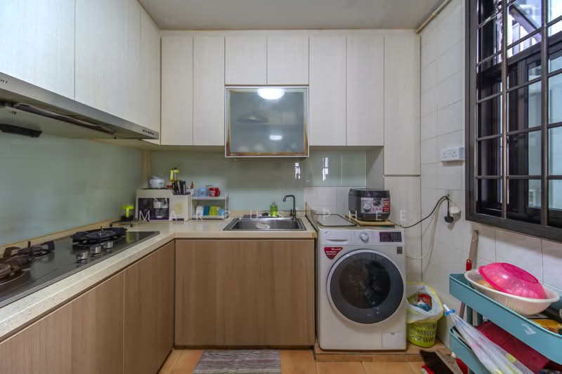 339A Sembawang Close, 339A Sembawang Close, 4 Bedrooms, 1,184 sqft, HDB Flat For Sale, by Marcus Phee, 500127282 - Kitchen - PropertyGuru.com.sg