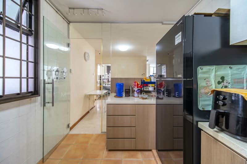 339A Sembawang Close, 339A Sembawang Close, 4 Bedrooms, 1,184 sqft, HDB Flat For Sale, by Marcus Phee, 500127282 - Kitchen - PropertyGuru.com.sg