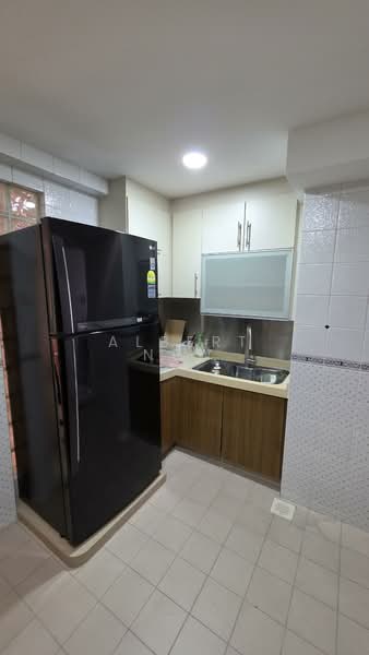 Orchid Park Condominium, 95 Yishun Street 81, 1 Bedroom, 180 sqft, Condominium For Rent, by Albert New, 500127290 - Kitchen - PropertyGuru.com.sg