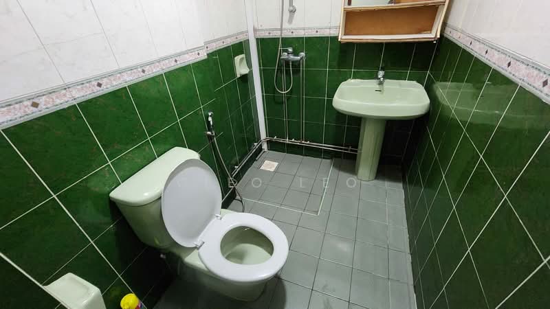 Melville Park, 18 Simei Street 1, 2 Bedrooms, 958 sqft, Apartment For Rent, by CLeo Leo, 500127292 - Bathroom - PropertyGuru.com.sg