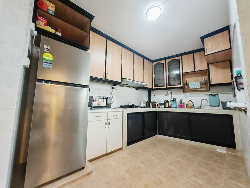 864 Jurong West Street 81, 864 Jurong West Street 81, Room Rental, 250 sqft, HDB Flat For Rent, by Jayme Quek, 500127297 - Kitchen - PropertyGuru.com.sg