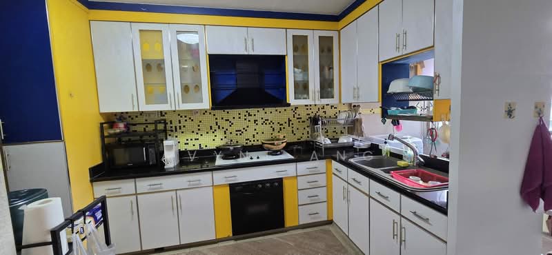 886 Tampines Street 83, 886 Tampines Street 83, 3 Bedrooms, 1,119 sqft, HDB Flat For Sale, by Avyne Ang, 500127298 - Kitchen - PropertyGuru.com.sg