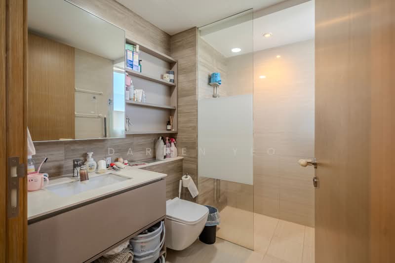 High Park Residences, 31 Fernvale Road, 3 Bedrooms, 969 sqft, Condominium For Sale, by Darren Yeo, 500127299 - Bathroom - PropertyGuru.com.sg