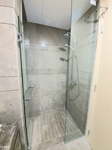 Stars of Kovan, 980 Upper Serangoon Road, 2 Bedrooms, 743 sqft, Condominium For Rent, by Jeremy Li, 500127310 - Bathroom - PropertyGuru.com.sg