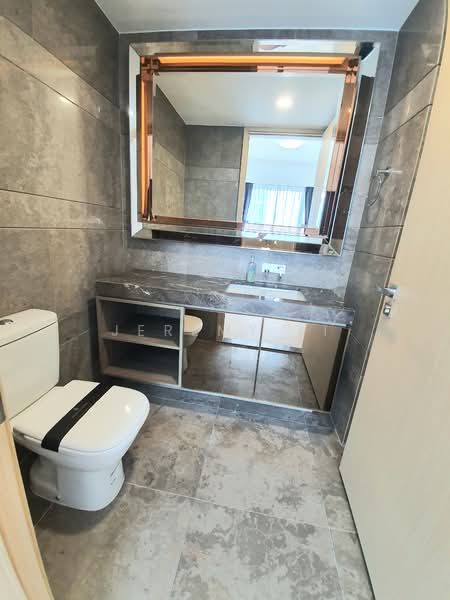Stars of Kovan, 980 Upper Serangoon Road, 2 Bedrooms, 743 sqft, Condominium For Rent, by Jeremy Li, 500127310 - Bathroom - PropertyGuru.com.sg