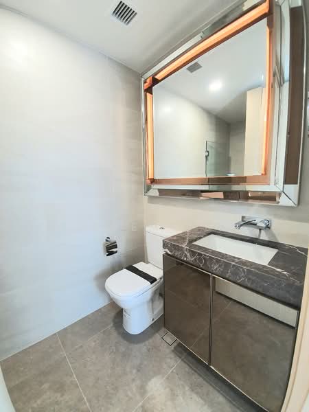 Stars of Kovan, 980 Upper Serangoon Road, 2 Bedrooms, 743 sqft, Condominium For Rent, by Jeremy Li, 500127310 - Bathroom - PropertyGuru.com.sg