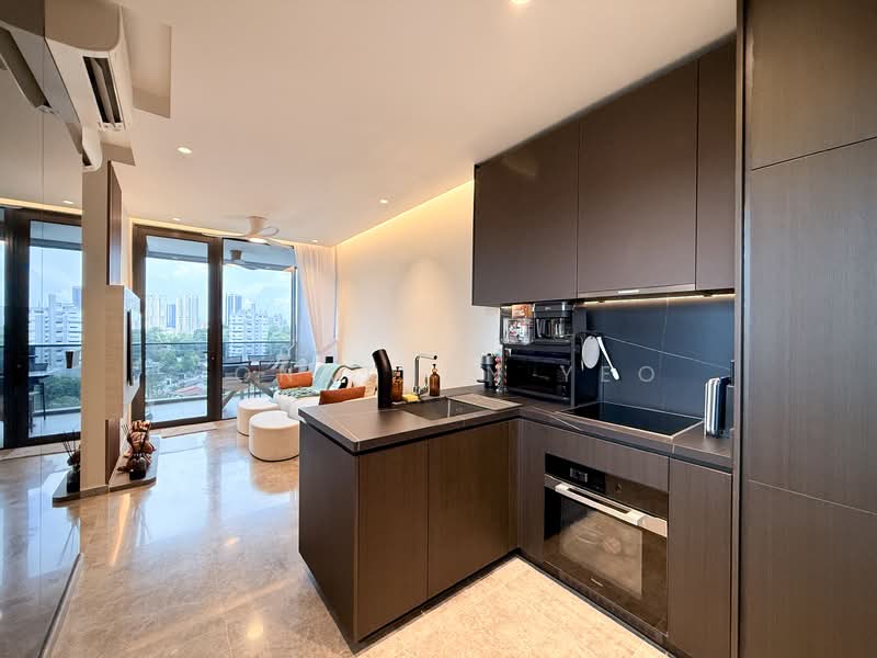 Hyll on Holland, 89 Holland Road, 2 Bedrooms, 657 sqft, Condominium For Sale, by Jonathan Yeo, 500127344 - Kitchen - PropertyGuru.com.sg