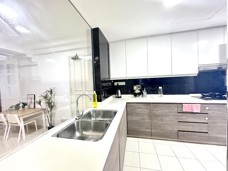Chateau Le Fame, 51 Ewe Boon Road, Room Rental, 160 sqft, Apartment For Rent, by Kyne Chan, 500127348 - Kitchen - PropertyGuru.com.sg
