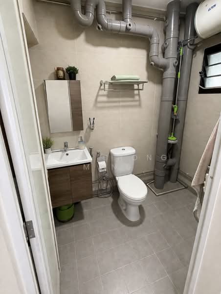 635 Jurong West Street 65, 635 Jurong West Street 65, 3 Bedrooms, 1,184 sqft, HDB Flat For Sale, by Ang Chong Meng, 500127349 - Bathroom - PropertyGuru.com.sg