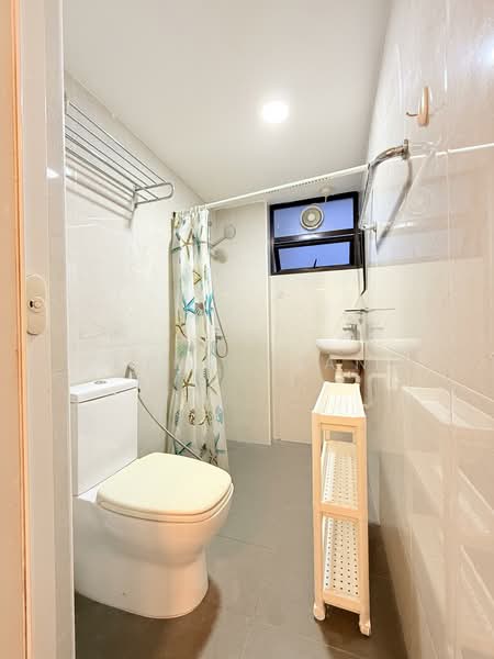 Pine Grove, 1B Pine Grove, Room Rental, 160 sqft, Condominium For Rent, by Kyne Chan, 500127357 - Bathroom - PropertyGuru.com.sg