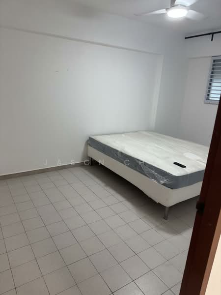 270 Yishun Street 22, 270 Yishun Street 22, 2 Bedrooms, 796 sqft, HDB Flat For Rent, by Jason Chen, 500127358 - Bedroom - PropertyGuru.com.sg